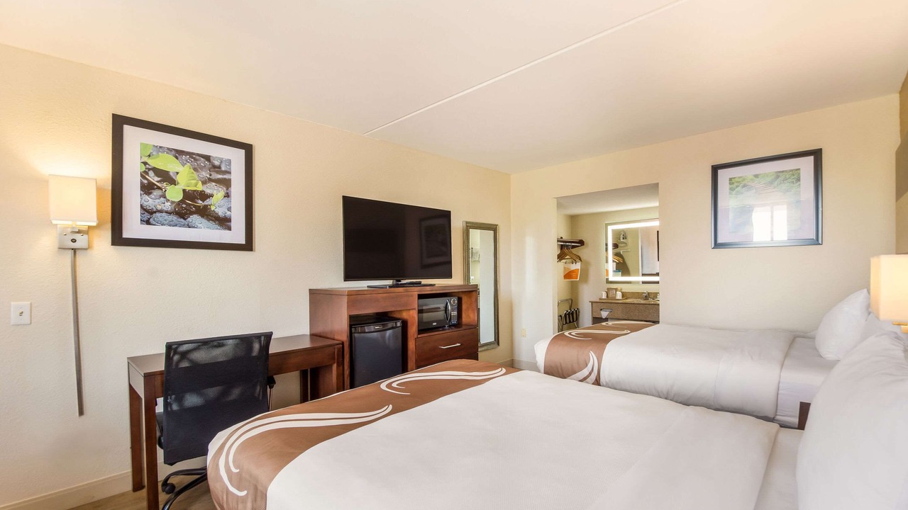 Photo of Bedroom in Bayshore Gardens