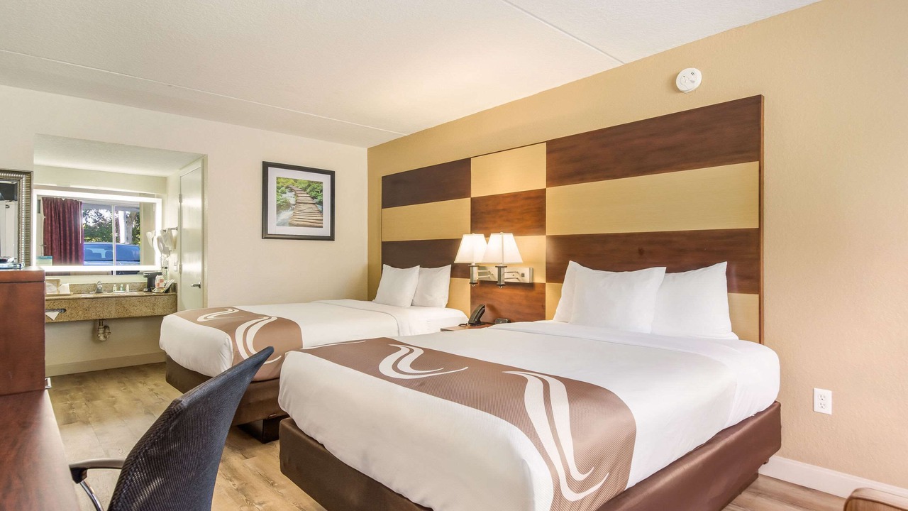 Photo of Bedroom in Bayshore Gardens