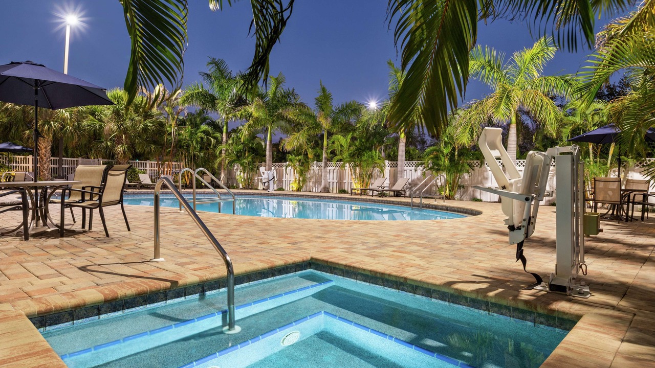 Photo of Outdoor in Gulf Gate Estates