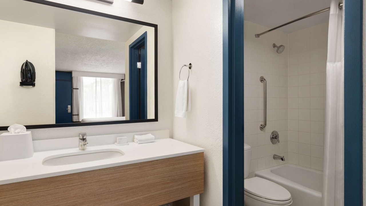 Photo of Bathroom in Gulf Gate Estates