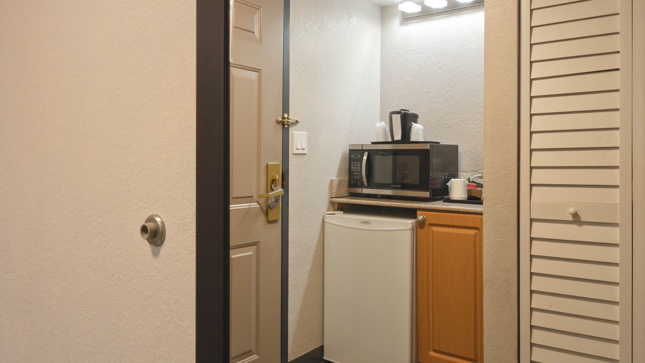 Photo of Bedroom in Ludlam