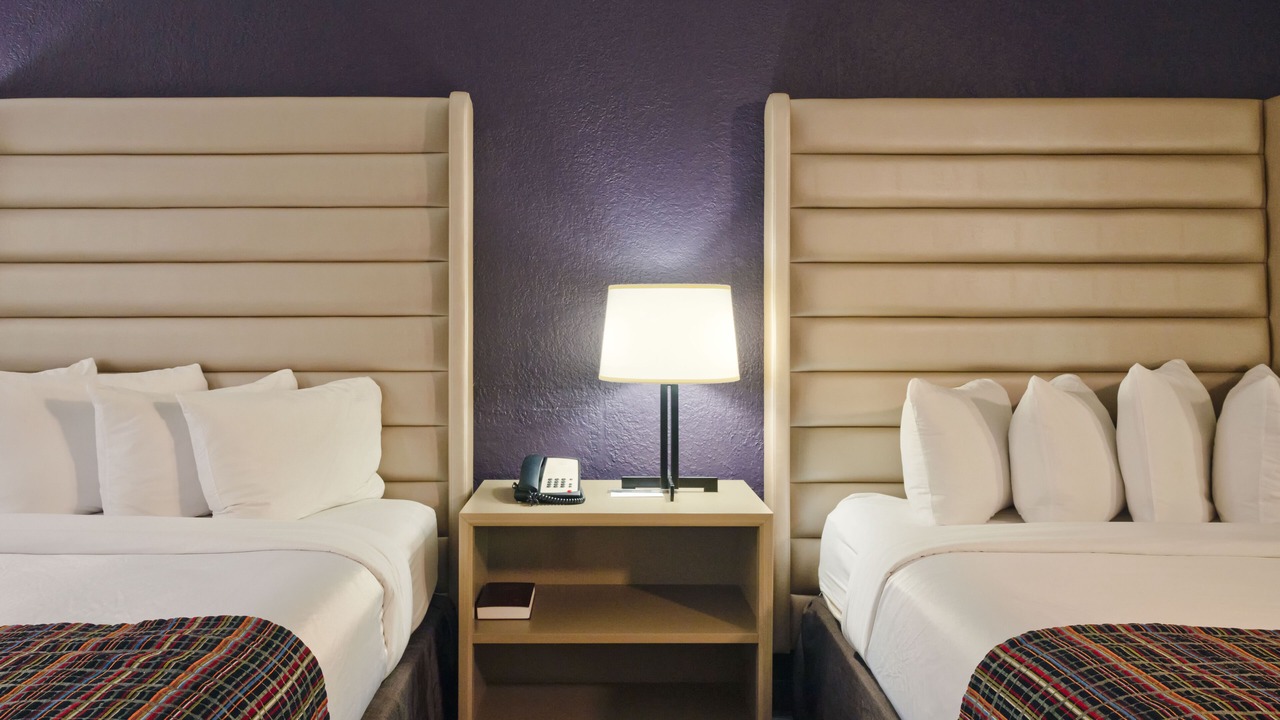 Photo of Bedroom in Ludlam