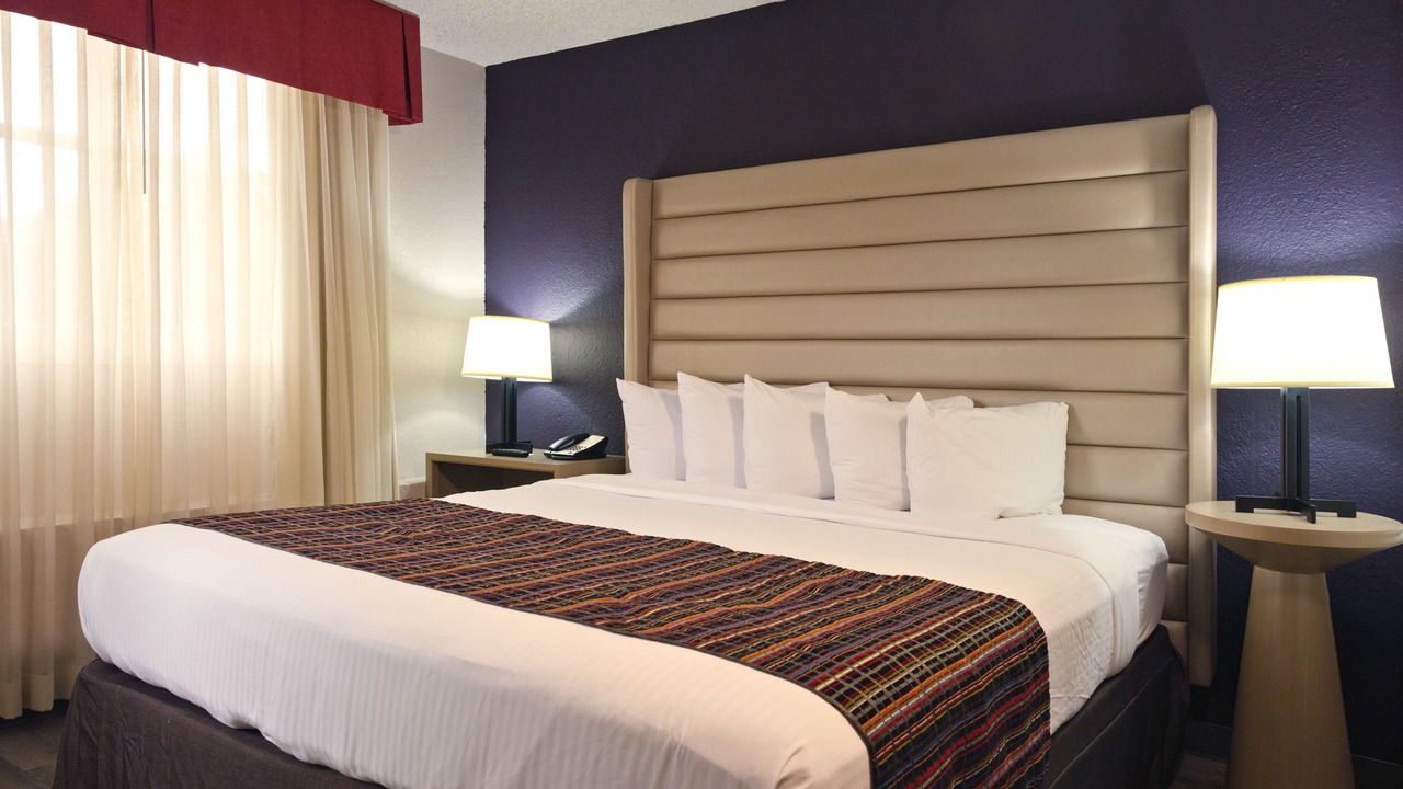 Photo of Bedroom in Ludlam