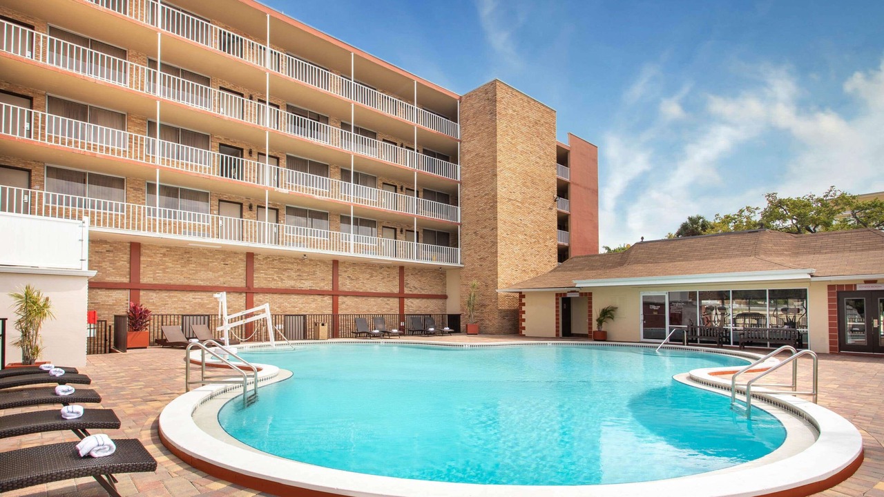 Photo of Outdoor in Carver City - Lincoln Gardens