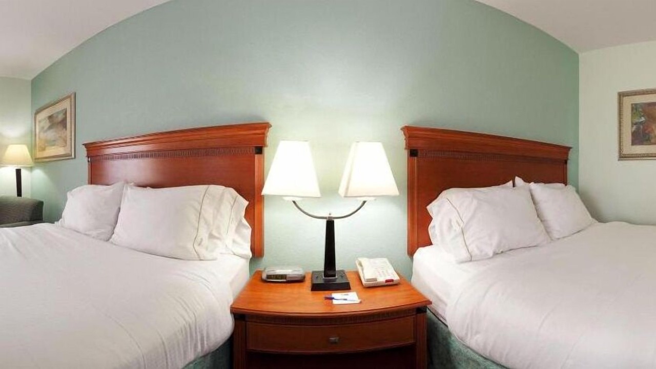Photo of Bedroom in Okeechobee