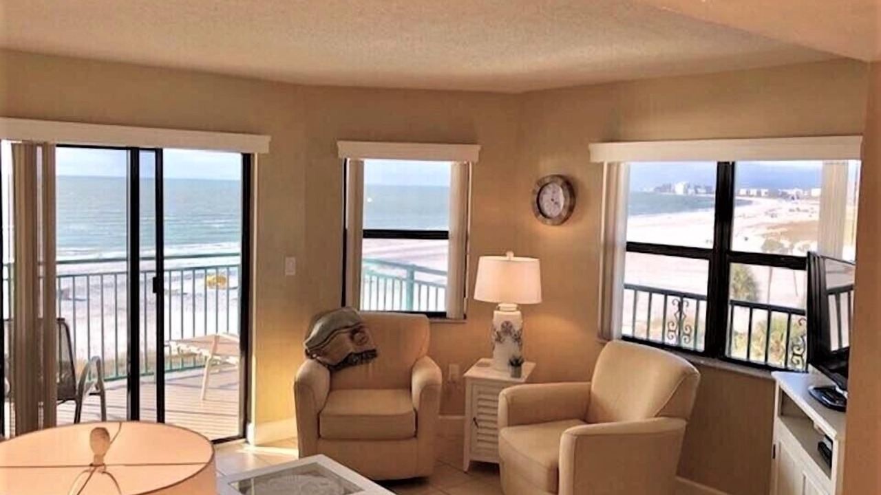Photo of Livingroom in Belle Vista