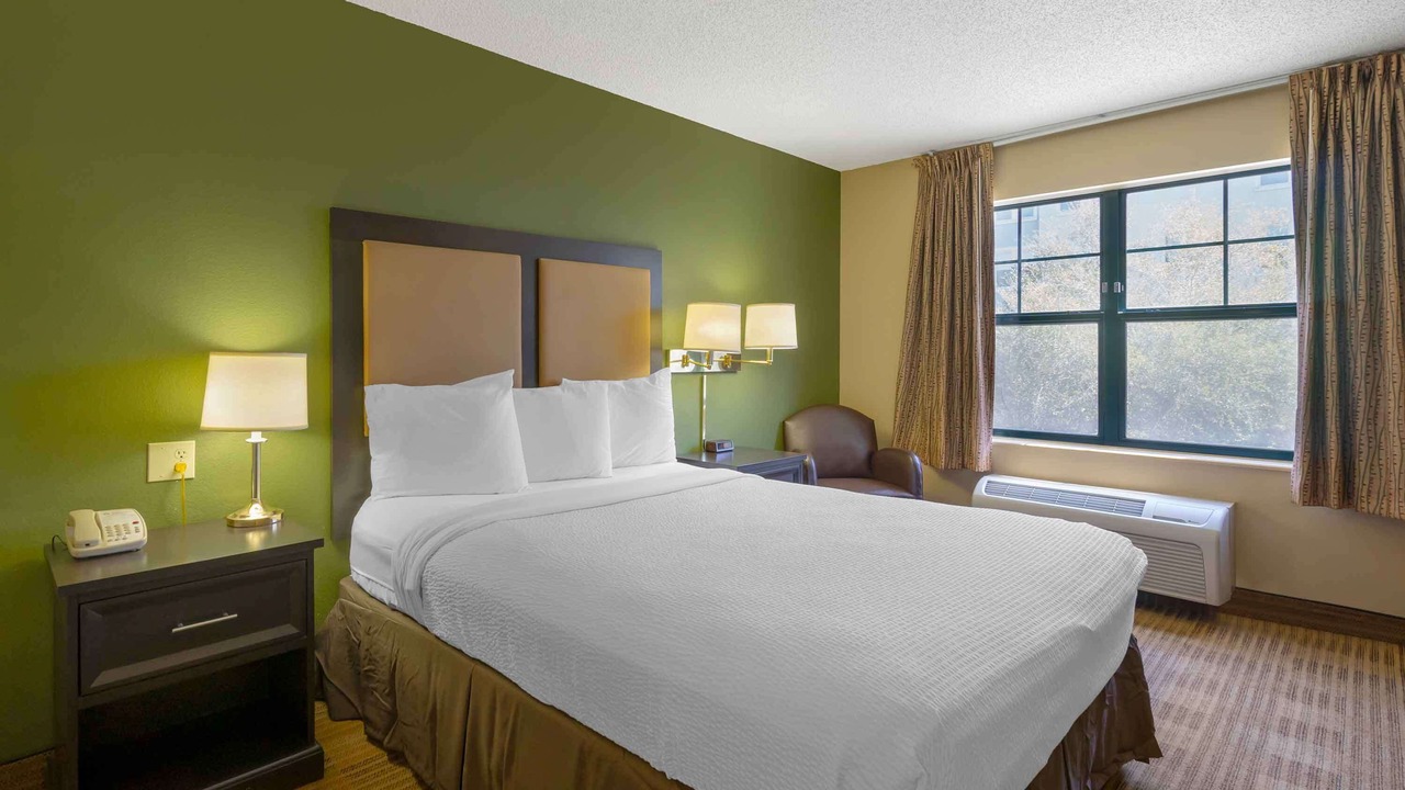 Photo of Bedroom in Carver City - Lincoln Gardens