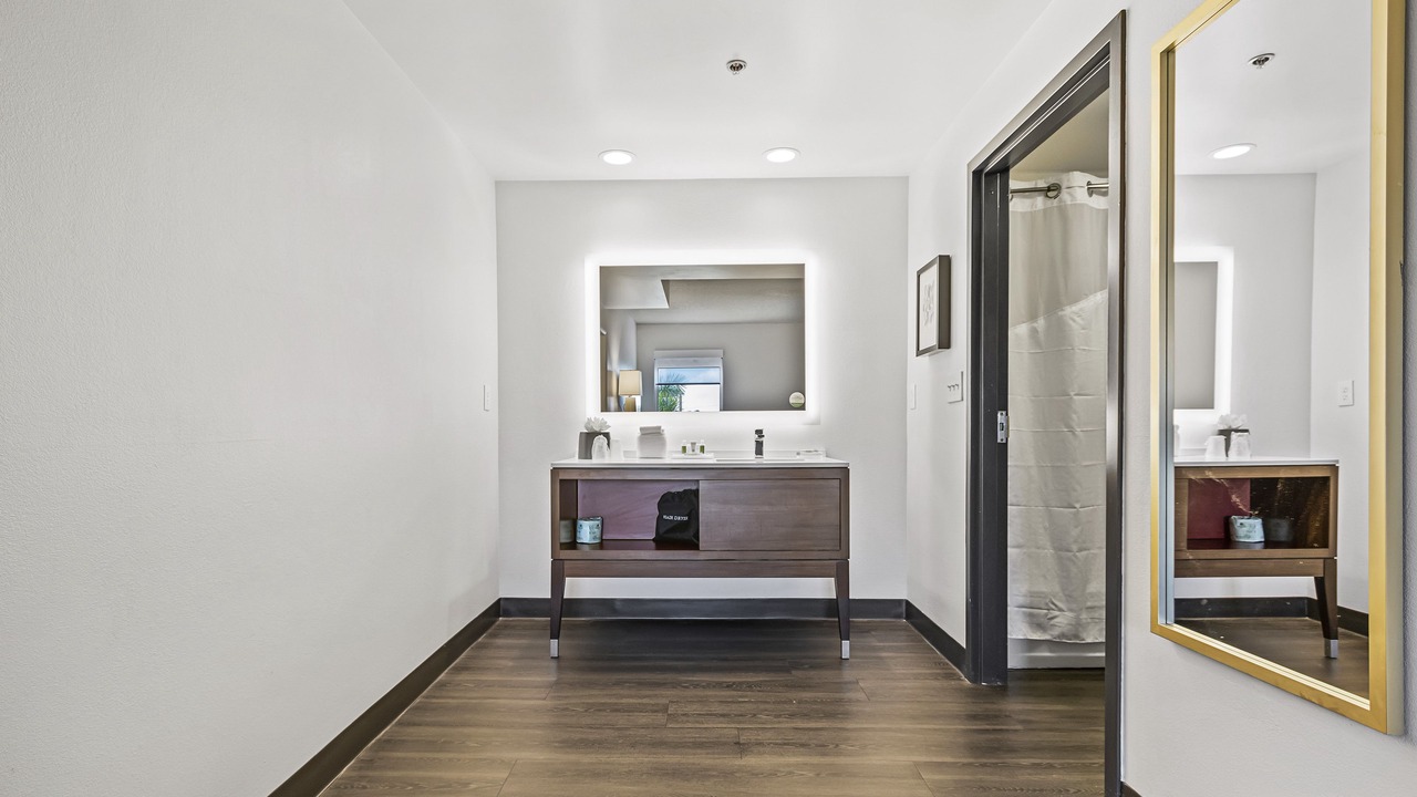 Photo of Bedroom in United Central