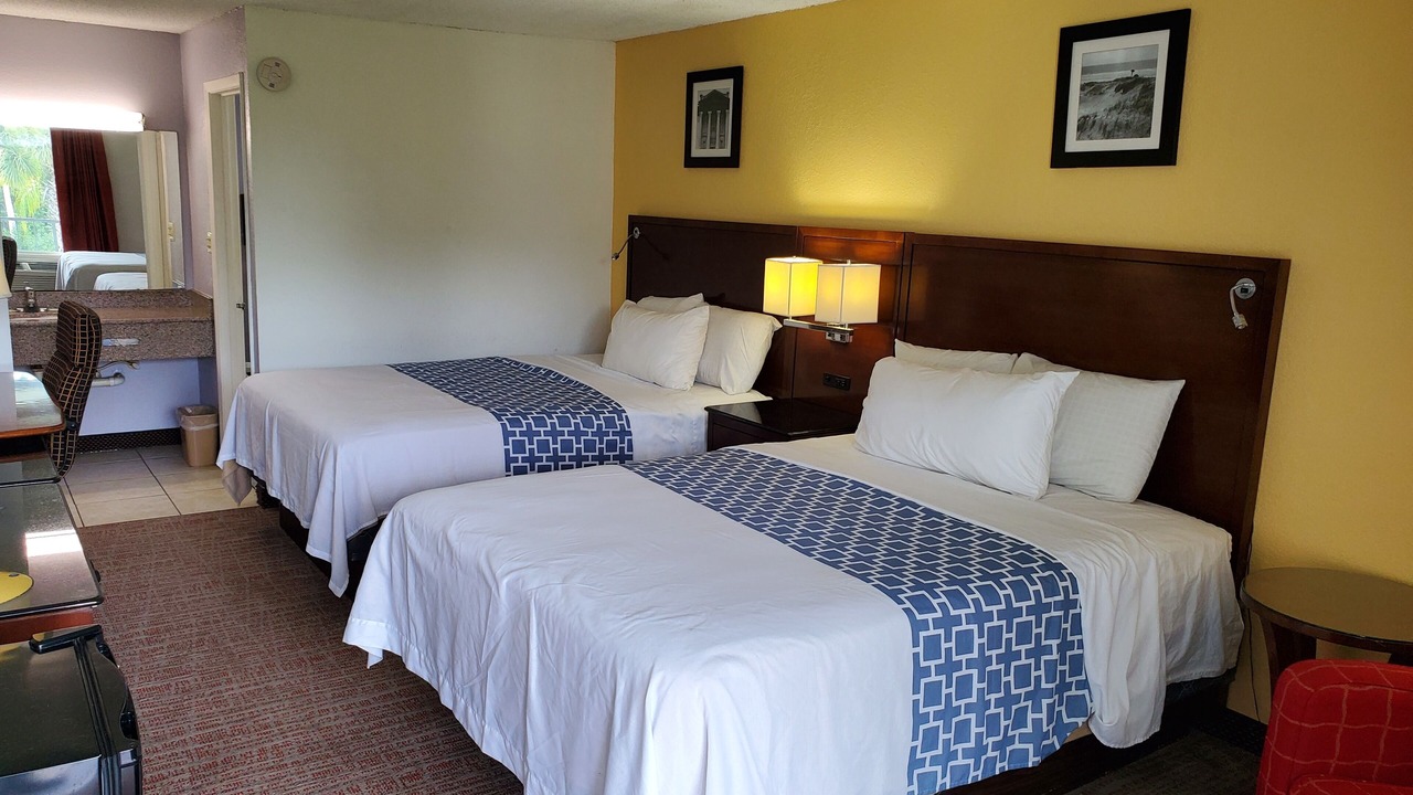 Photo of Bedroom in National Gardens