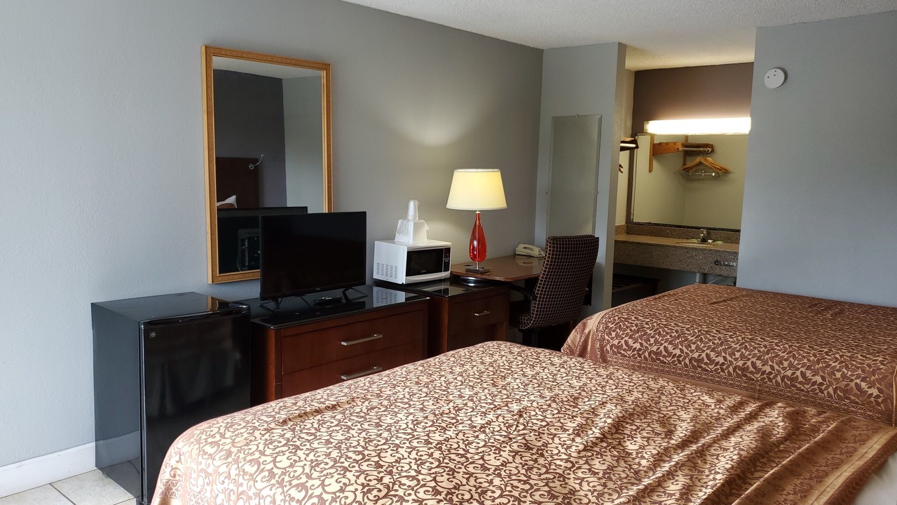 Photo of Bedroom in National Gardens