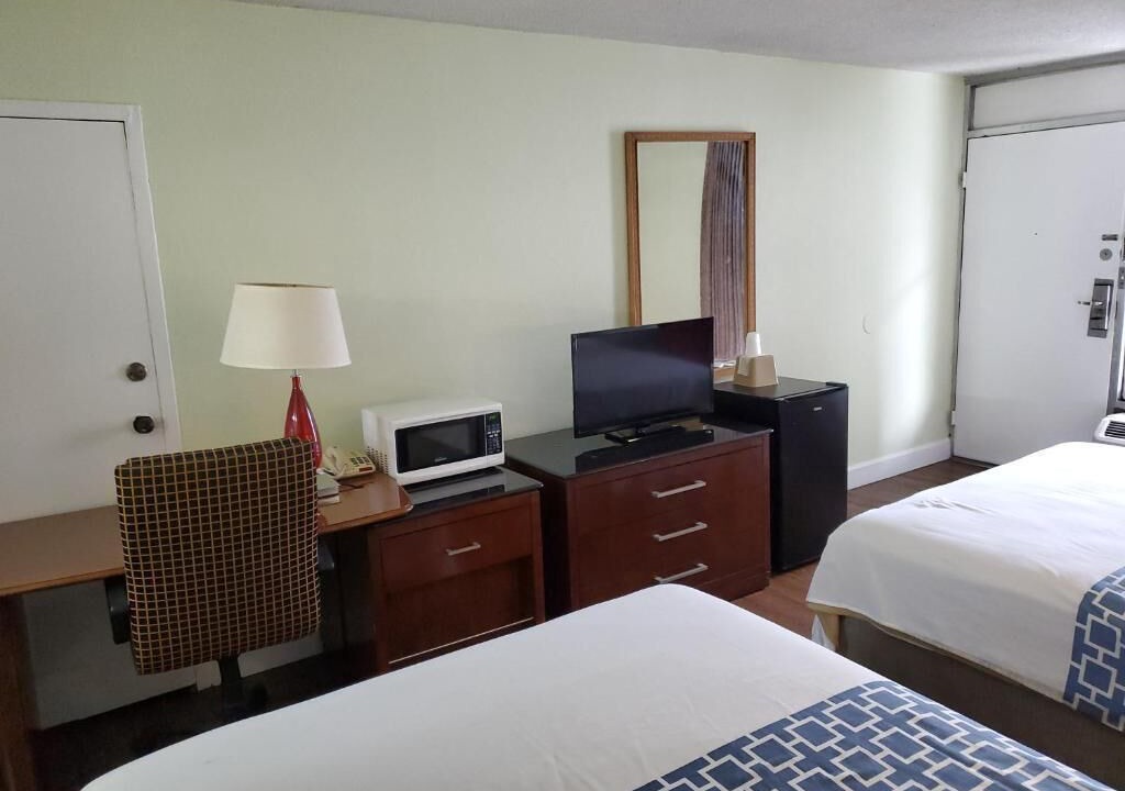 Photo of Bedroom in National Gardens