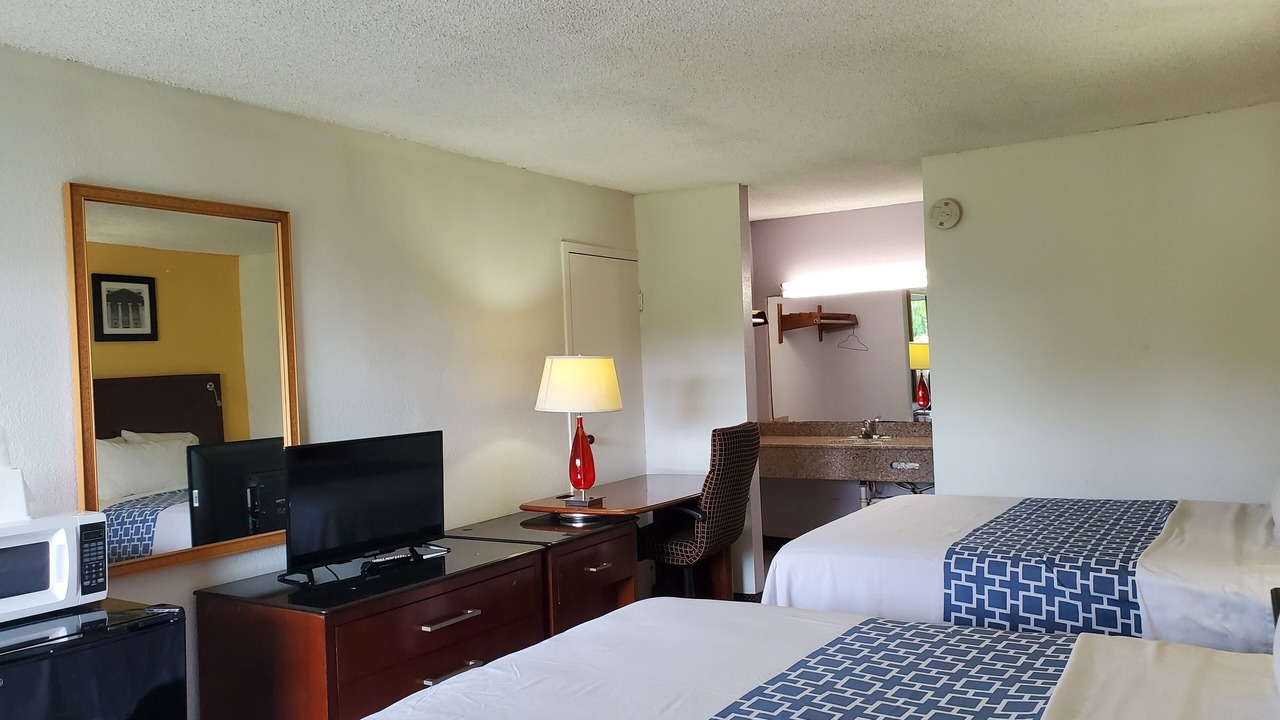 Photo of Bedroom in National Gardens
