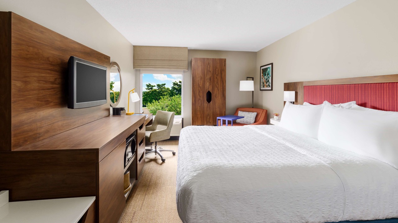 Photo of Bedroom in Oakland Park