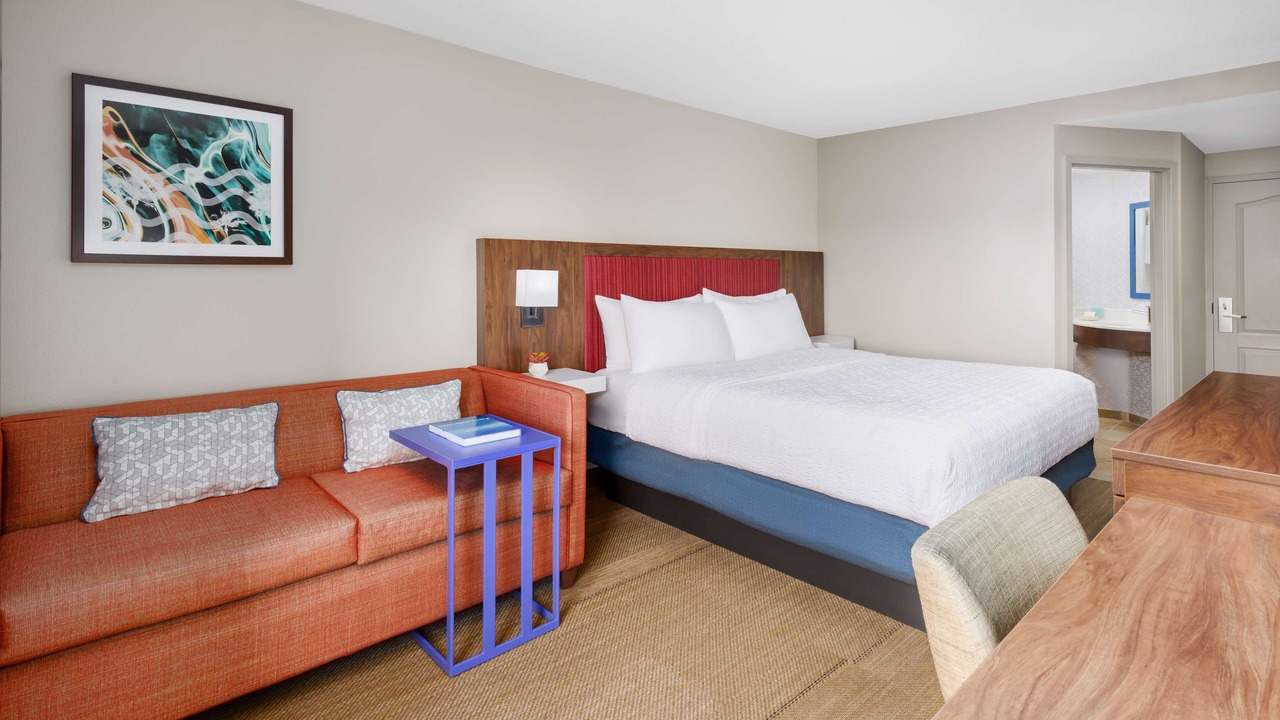 Photo of Bedroom in Oakland Park