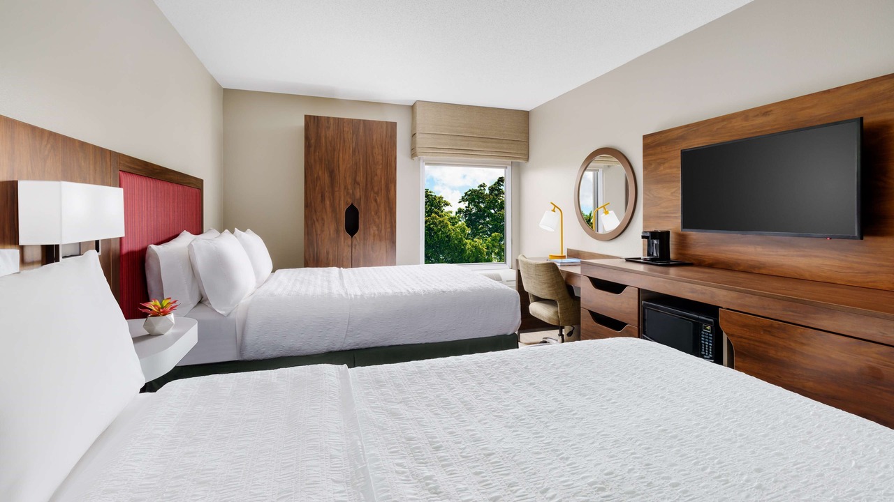 Photo of Bedroom in Oakland Park