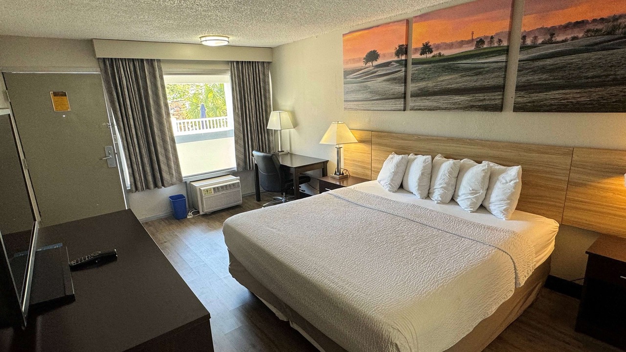 Photo of Bedroom in Brooksville