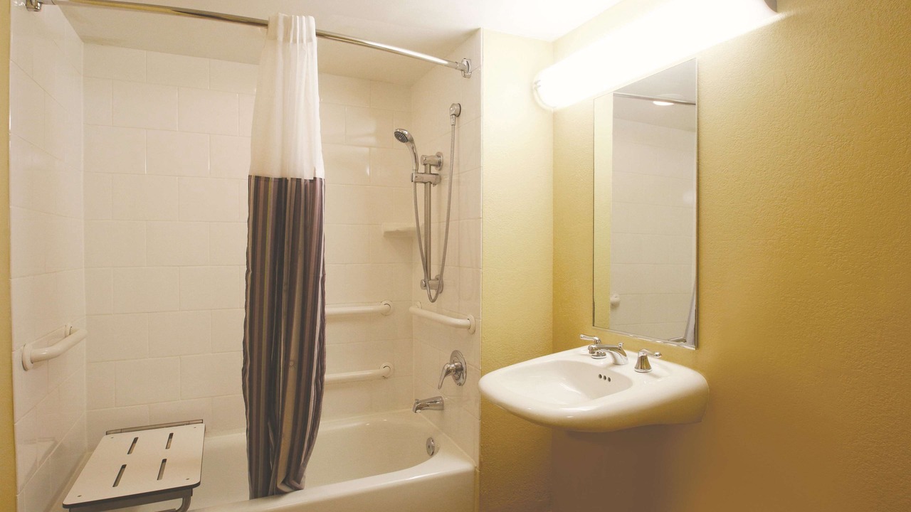 Photo of Bedroom in Coral Springs