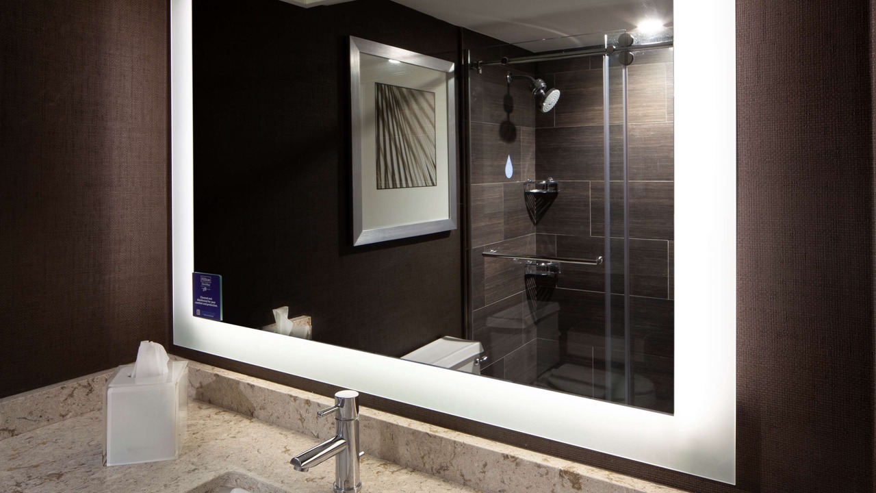 Photo of Bathroom in Carver City - Lincoln Gardens