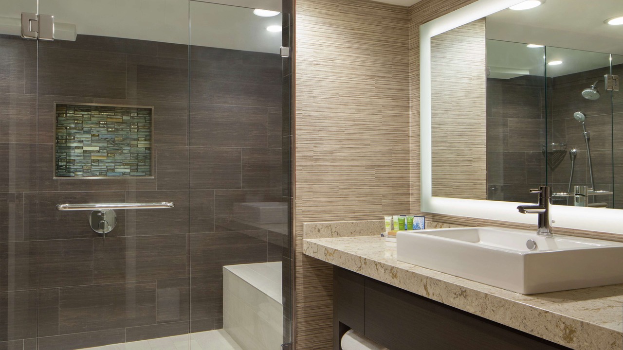 Photo of Bathroom in Carver City - Lincoln Gardens