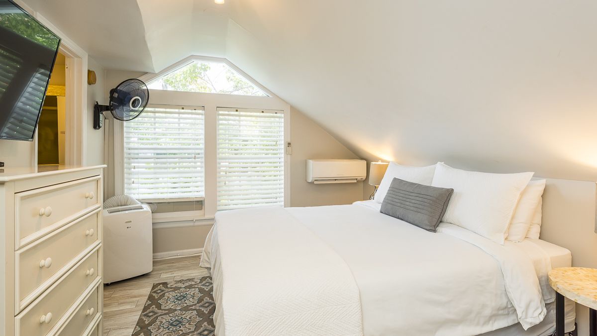 Photo of Bedroom in Historic Seaport