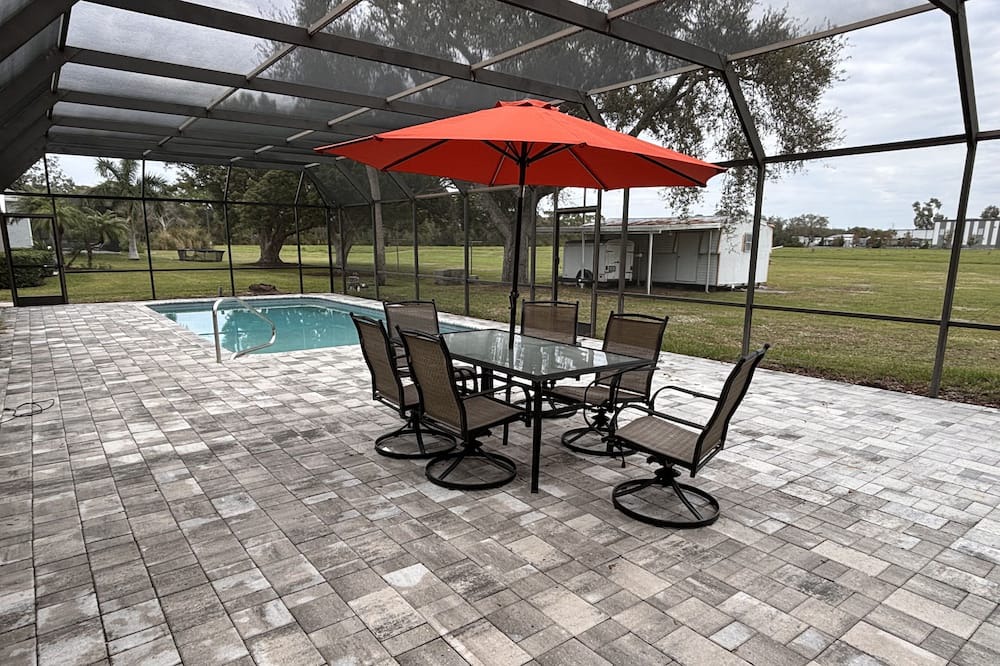 Photo of Outdoor in Laurel