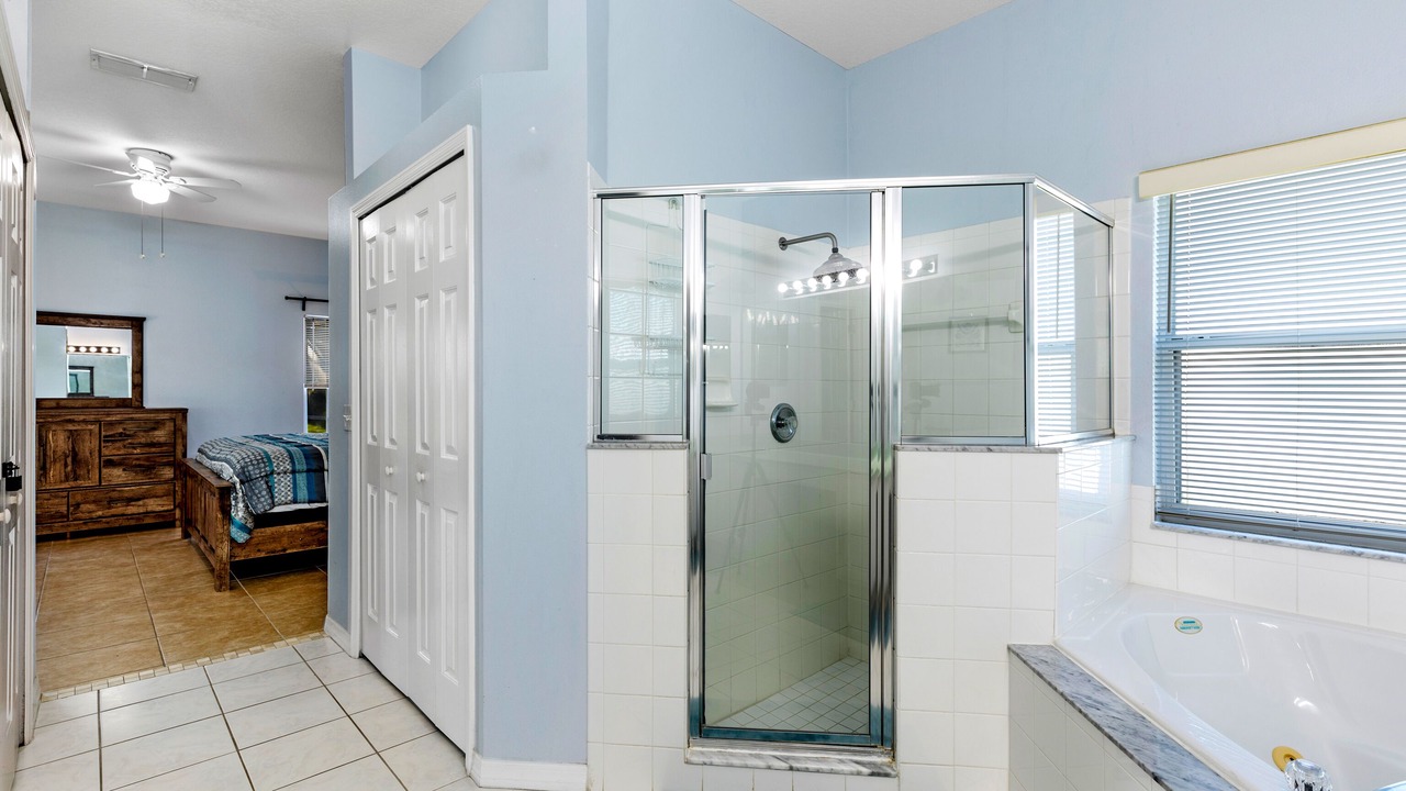 Photo of Bathroom in Crescent Lakes