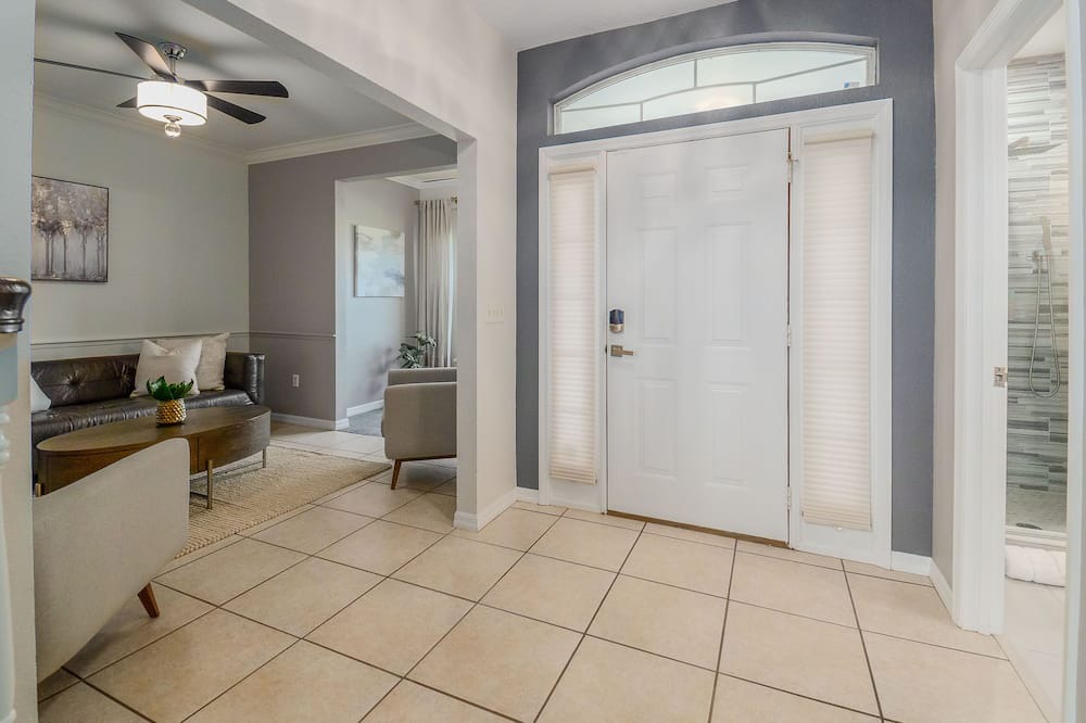 Photo of Bathroom in Auburndale