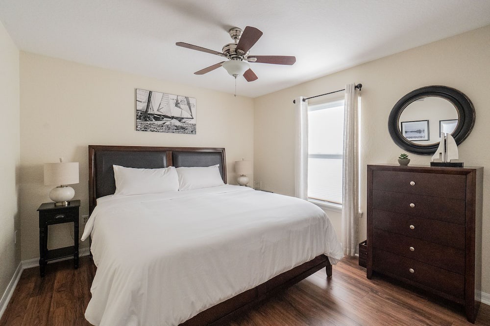 Photo of Bedroom in Auburndale