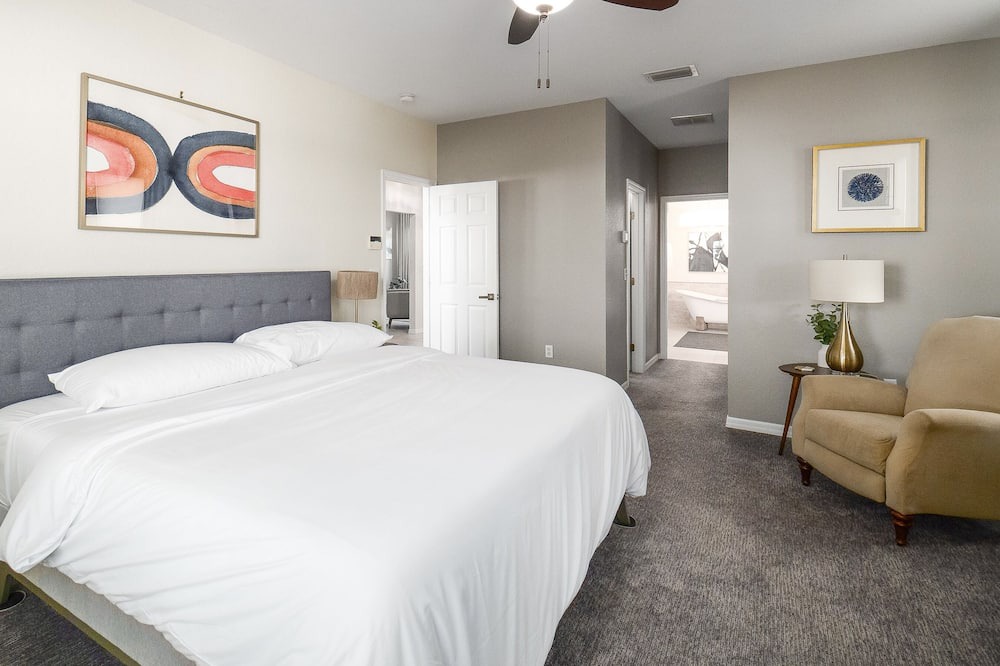 Photo of Bedroom in Auburndale