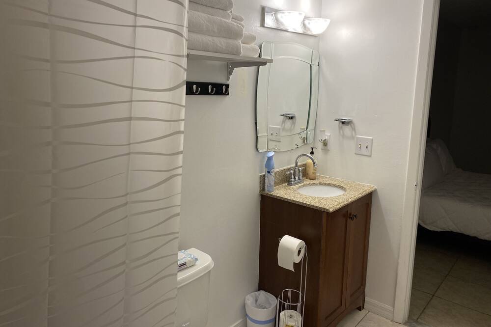 Photo of Bathroom in Azalea Park