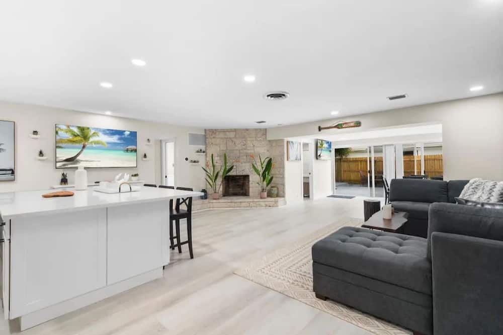 Photo of Livingroom in Lighthouse Point