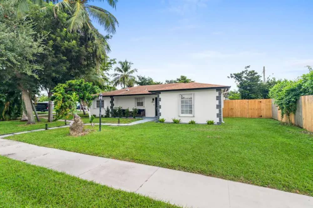 Photo of Outdoor in Lighthouse Point