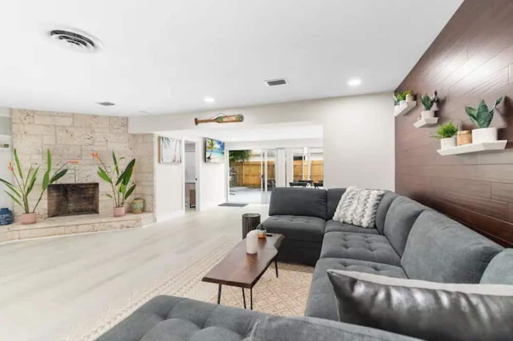Photo of Livingroom in Lighthouse Point
