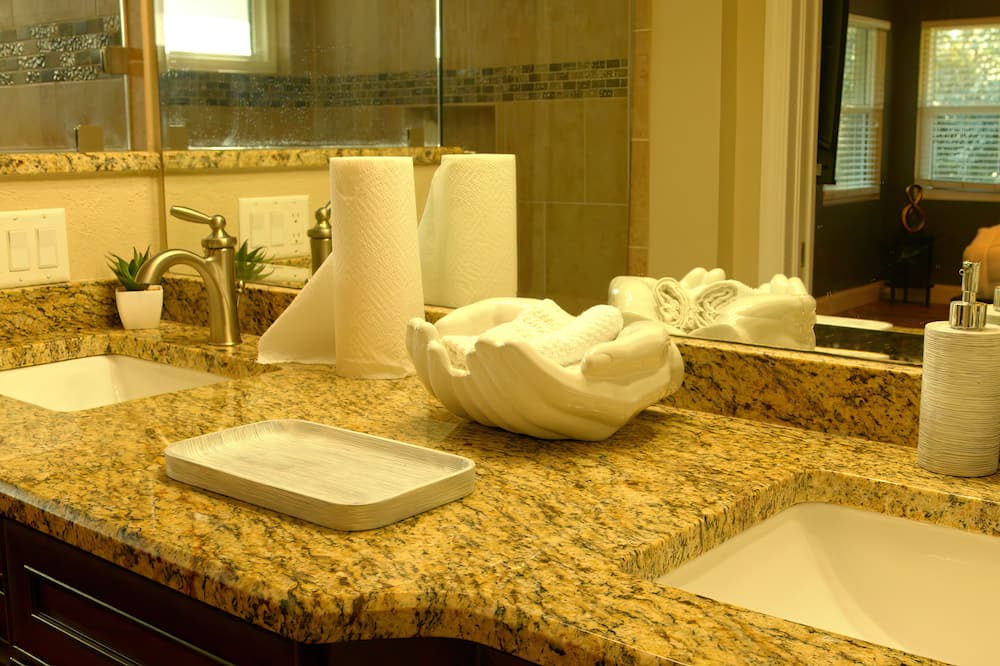 Photo of Bathroom in Groveland