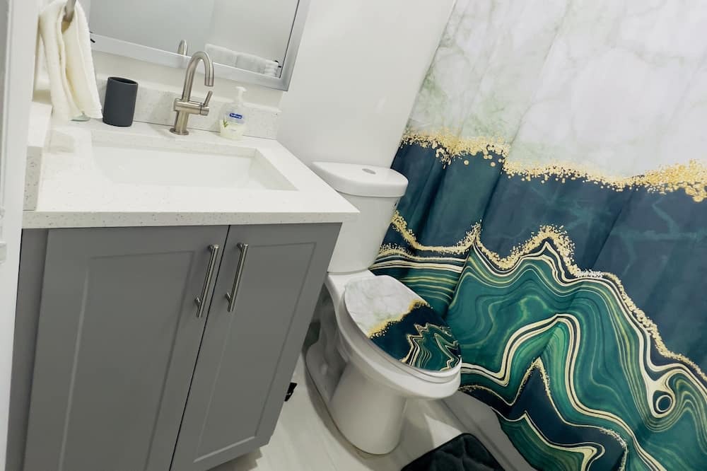 Photo of Bathroom in Coral Terrace