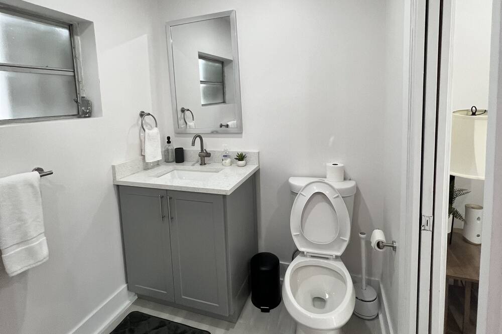 Photo of Bathroom in Coral Terrace