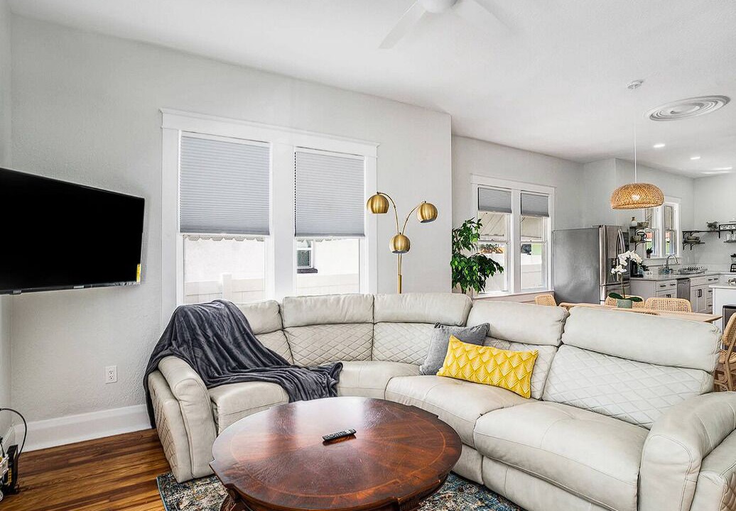 Photo of Livingroom in North Hyde Park