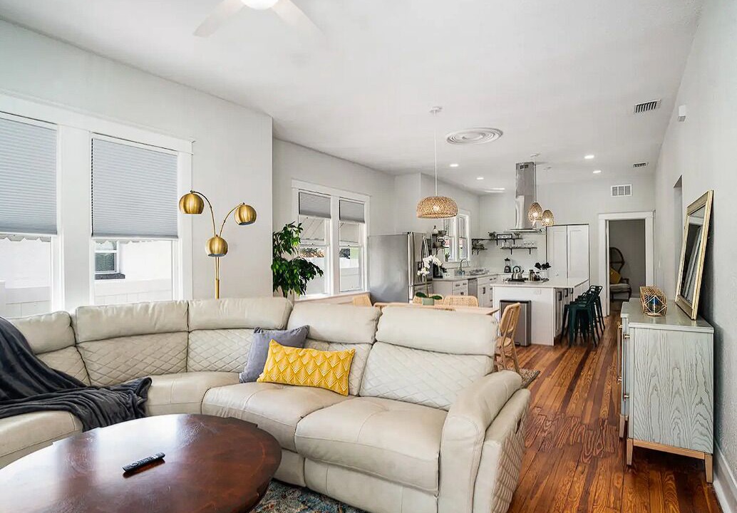 Photo of Livingroom in North Hyde Park