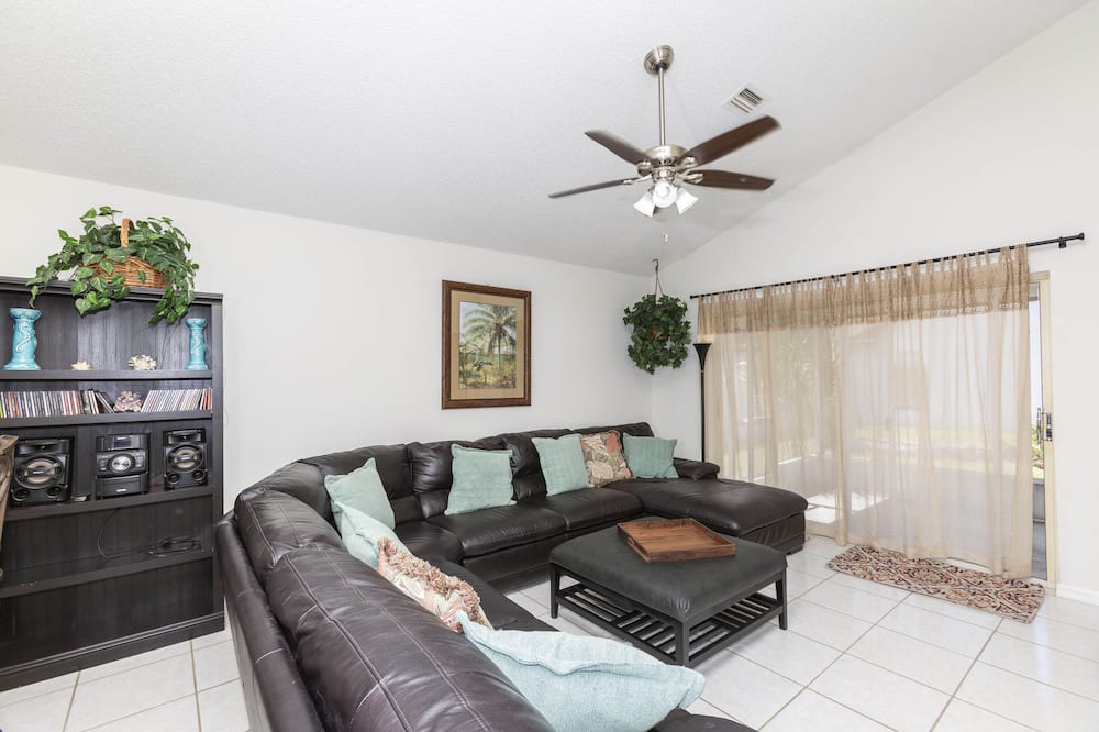 Photo of Livingroom in Millpond