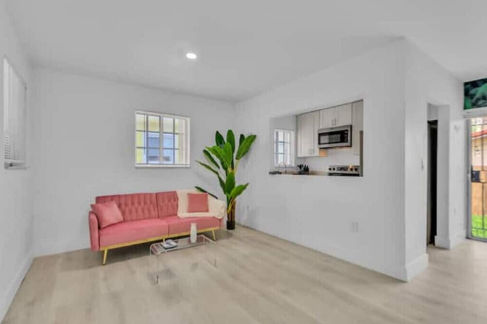 Photo of Livingroom in Little Havana
