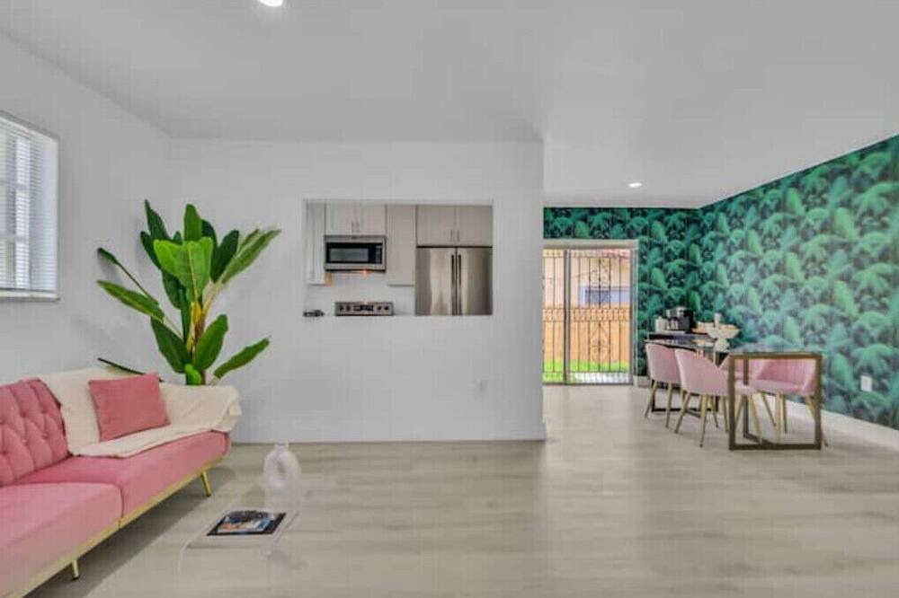 Photo of Livingroom in Little Havana