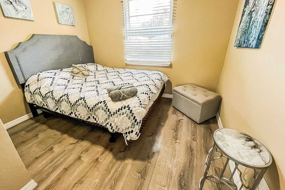 Photo of Bedroom in Temple Crest