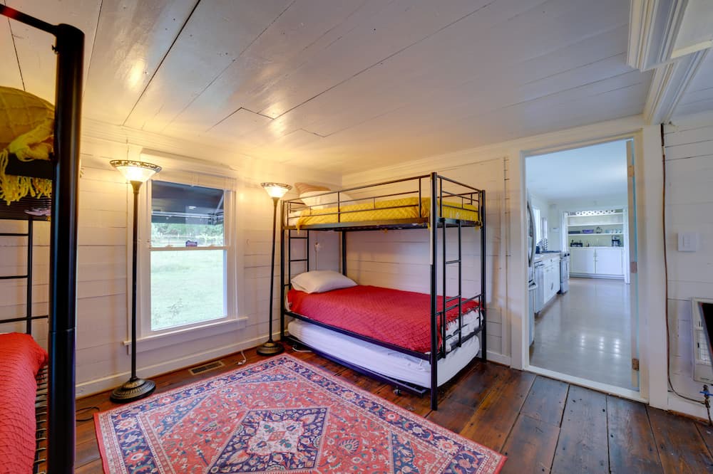 Photo of Bedroom in Landrum
