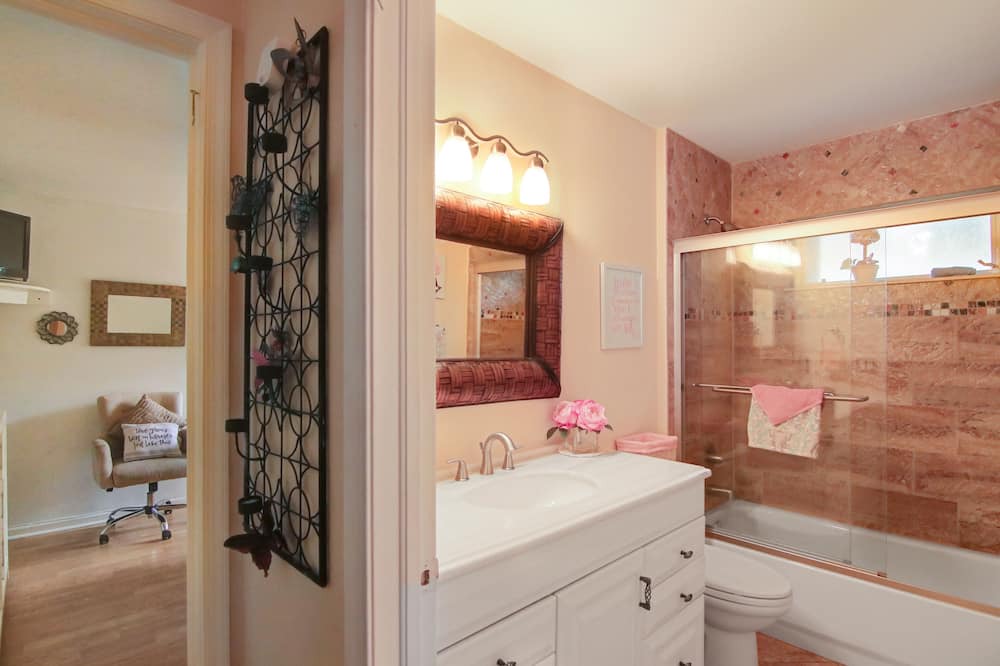 Photo of Bathroom in Wellington