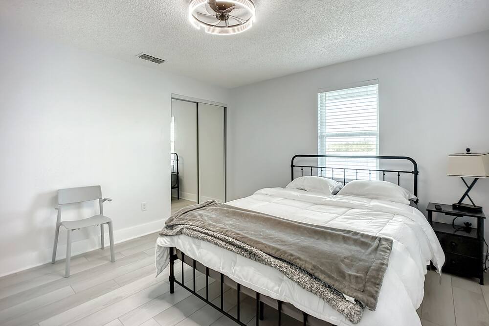 Photo of Bedroom in Northside