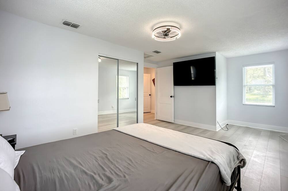 Photo of Bedroom in Northside