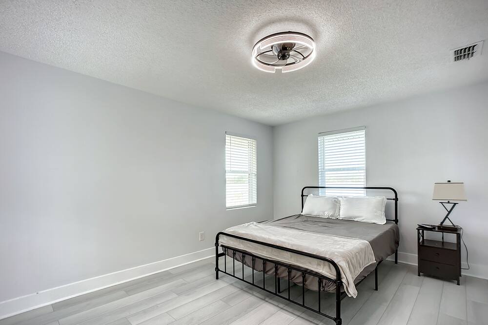 Photo of Bedroom in Northside