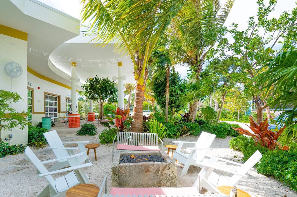 Photo of Patio Balcony in Longbeach Village