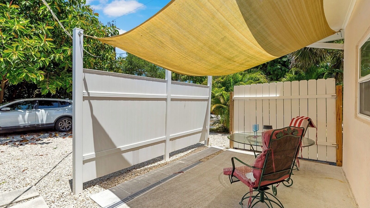 Photo of Patio Balcony in Laurel