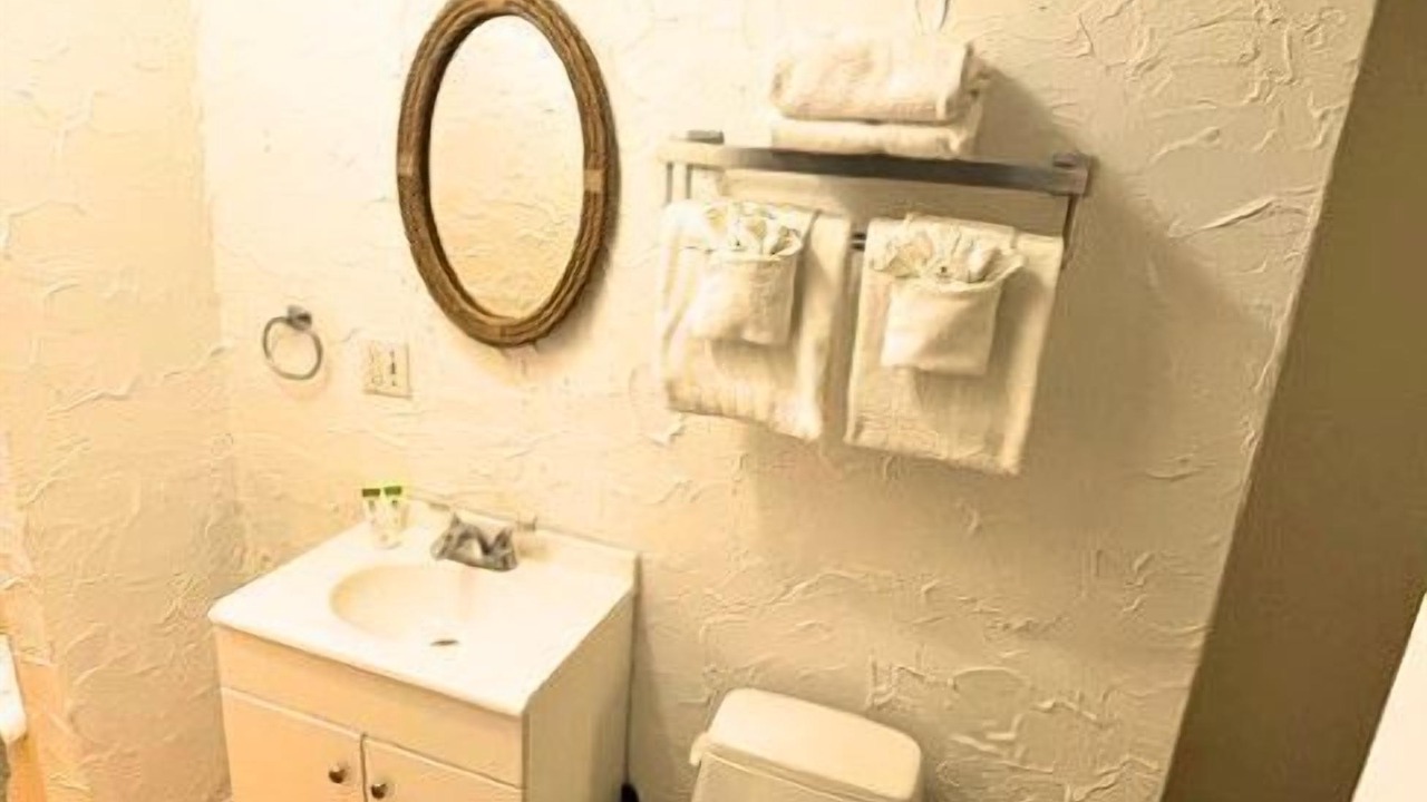 Photo of Bathroom in Marathon